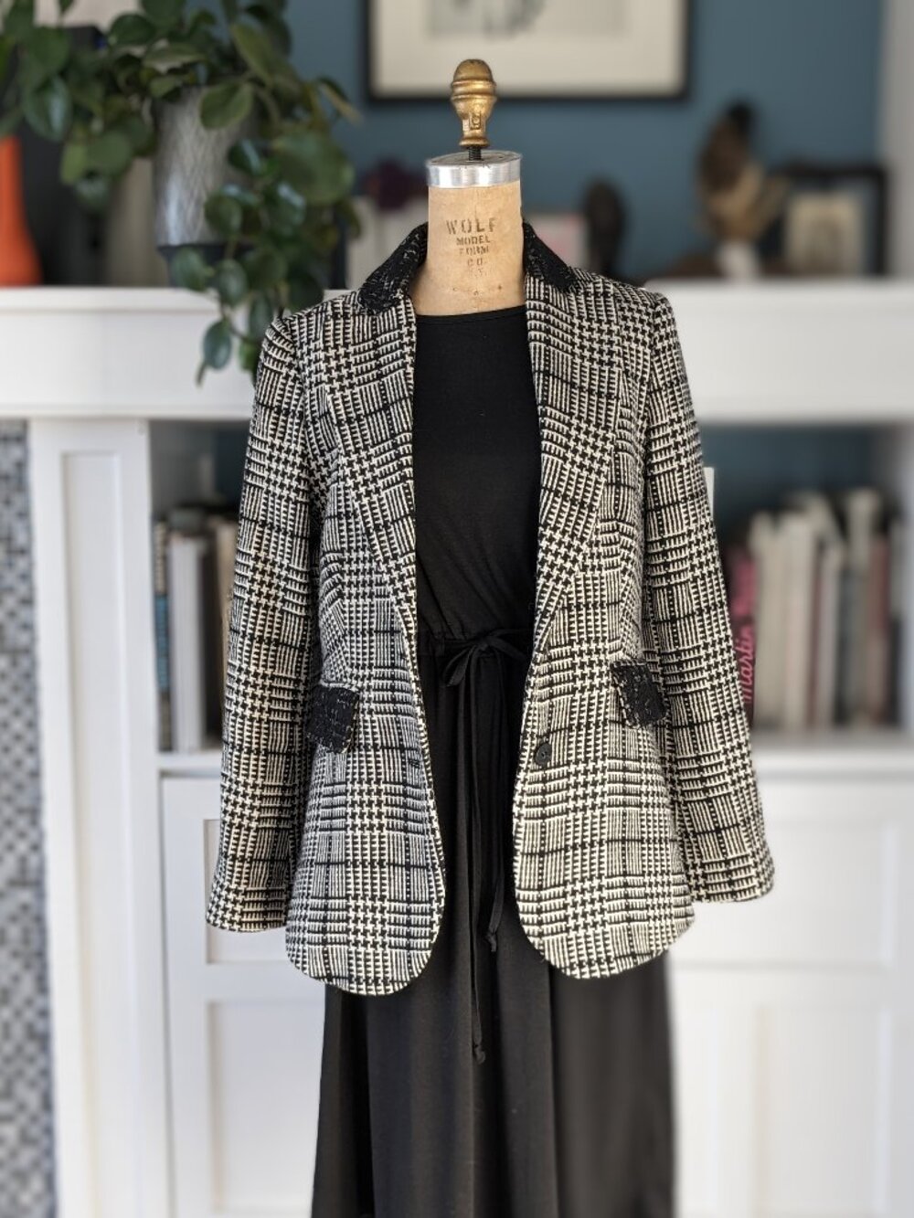 Wool Blend B&W Tweed Plaid Blazer with Lace Details Size 6